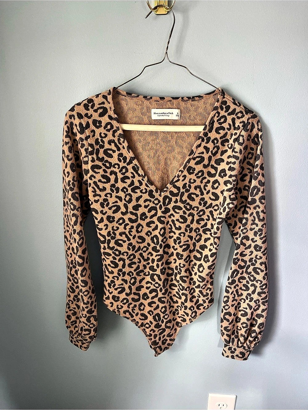Abercrombie & Fitch Soft A&F Cozy Leopard Bodysuit Size Small